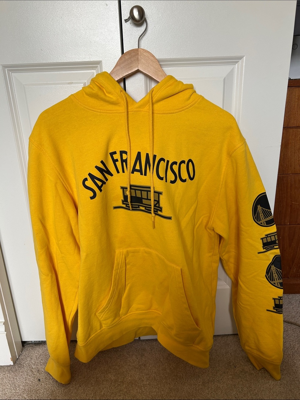 2/110$ 🏀New Era San Francisco Hoodie-Yellow
